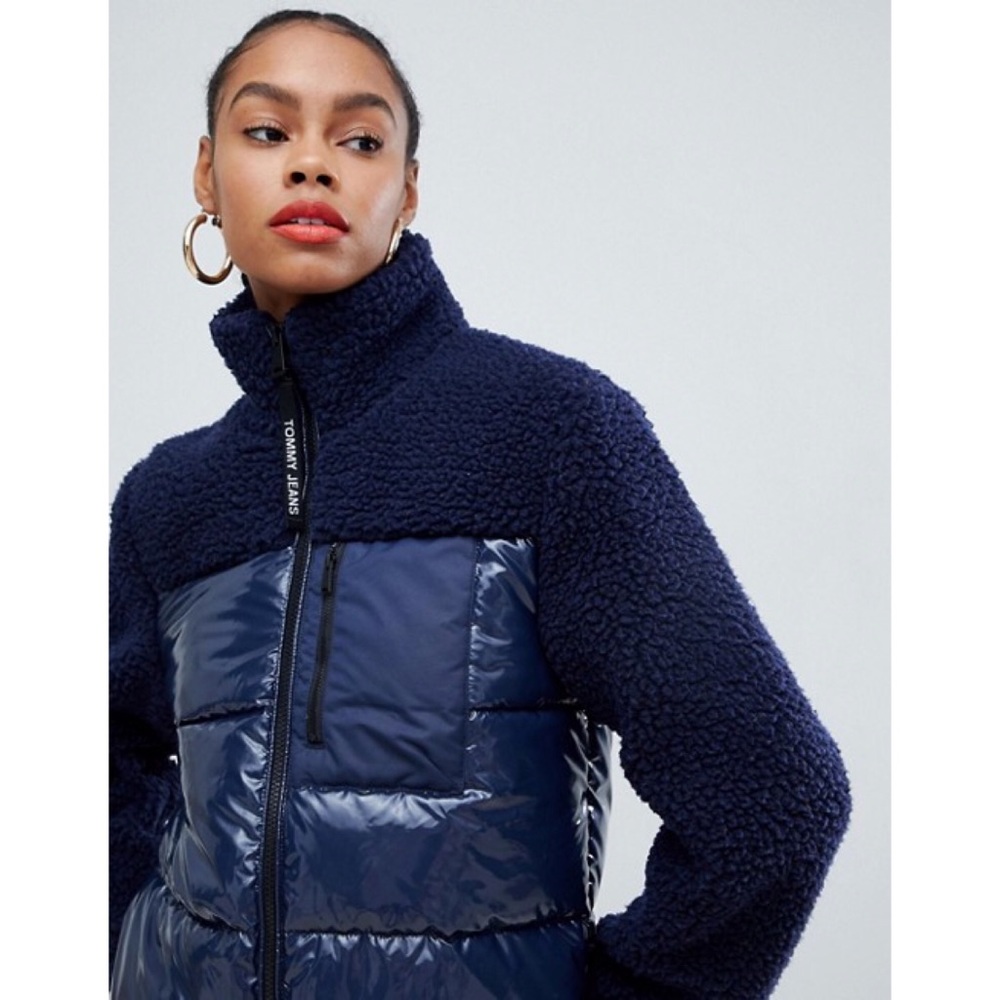 Tommy Jeans Two Tone Sherpa Gloss Puffer Jacket - Picture 3 of 7